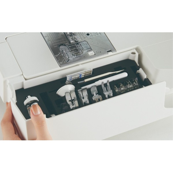 Masina casnica de cusut si matlasat Juki HZL-UX8