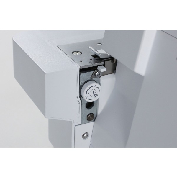 Masina de surfilat cu 2 ace 4 fire Juki MO-70BA