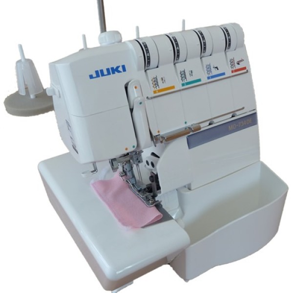 Masina de surfilat casnica cu 2 ace, 2/3/4 fire cu avans diferential si dispozitiv de înfilare ac automat JUKI MO-734