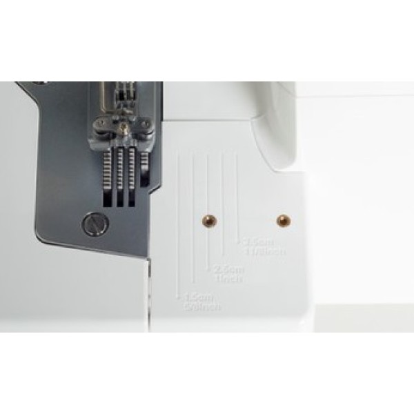 Masina de surfilat casnica 2 ace patru fire JUKI MCS-1500