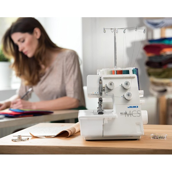 Masina de surfilat casnica 2 ace patru fire JUKI MCS-1500